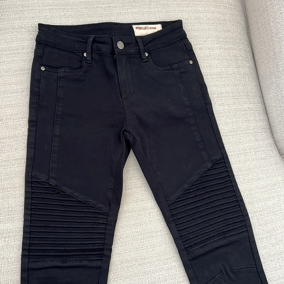 New Wishlist Jeans. Never been worn. Size M, but run small in my opinion. - Picture 4 of 8